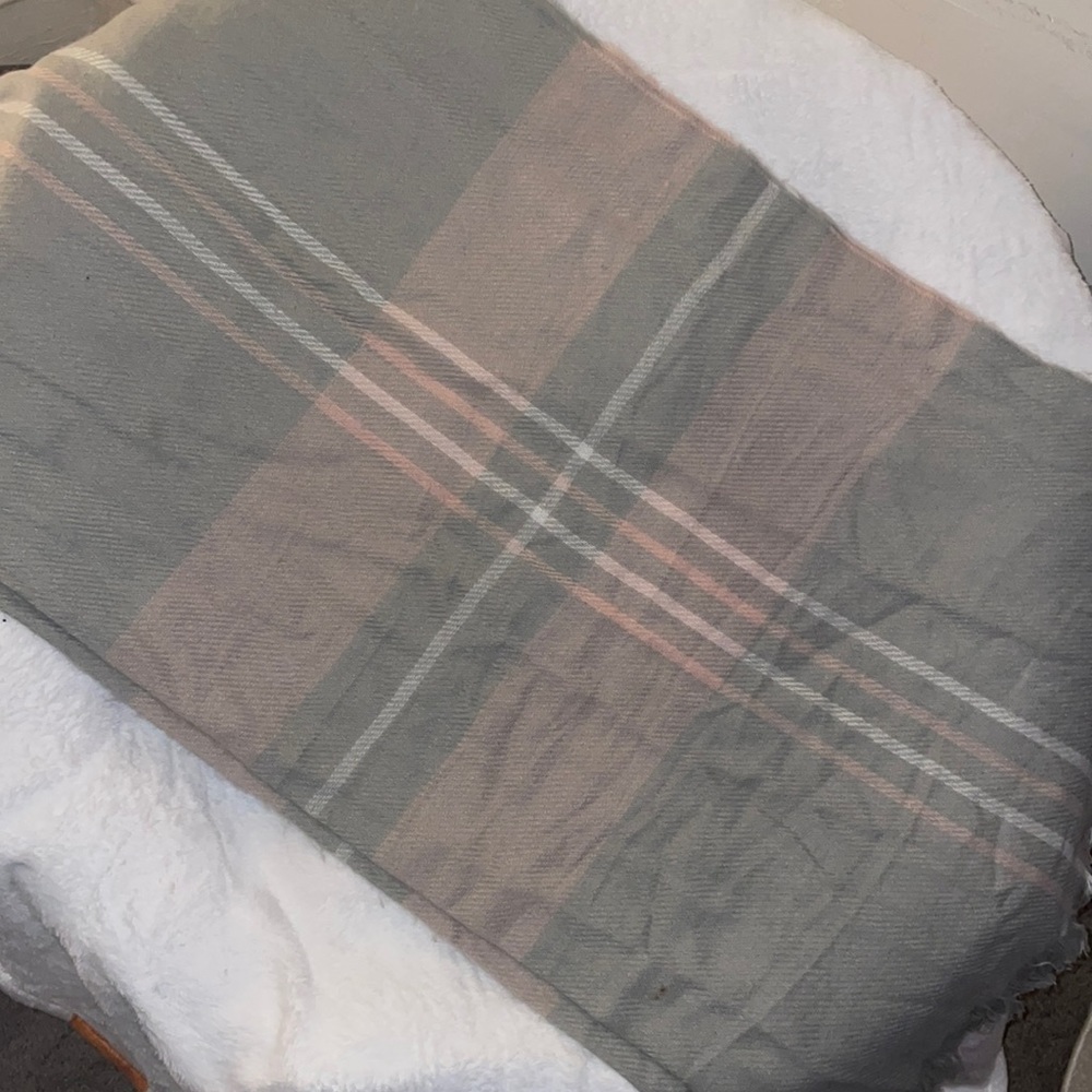 Grey/Pink Blanket Scarf